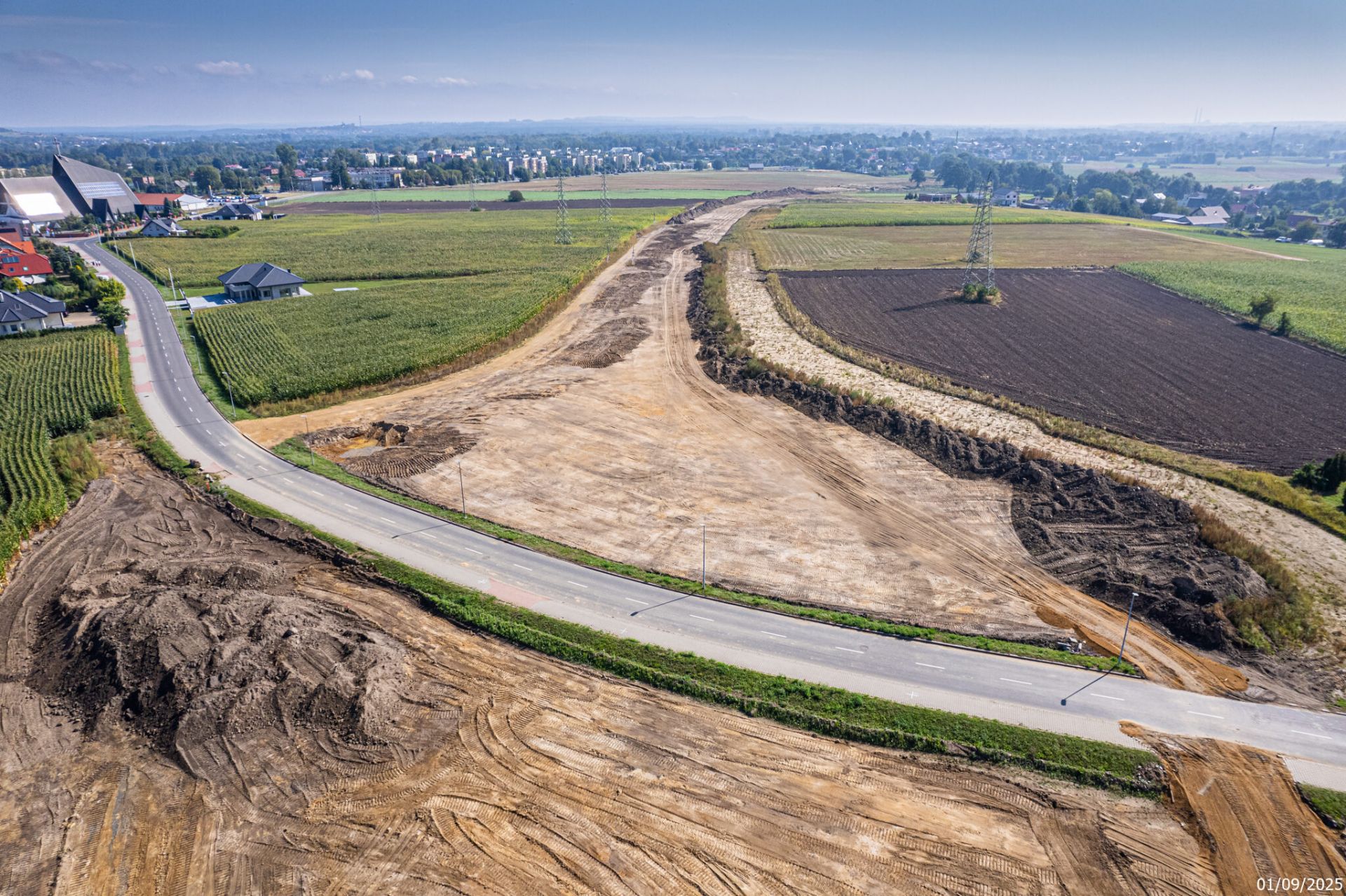 Zdjęcie drogi oraz robót ziemnych.